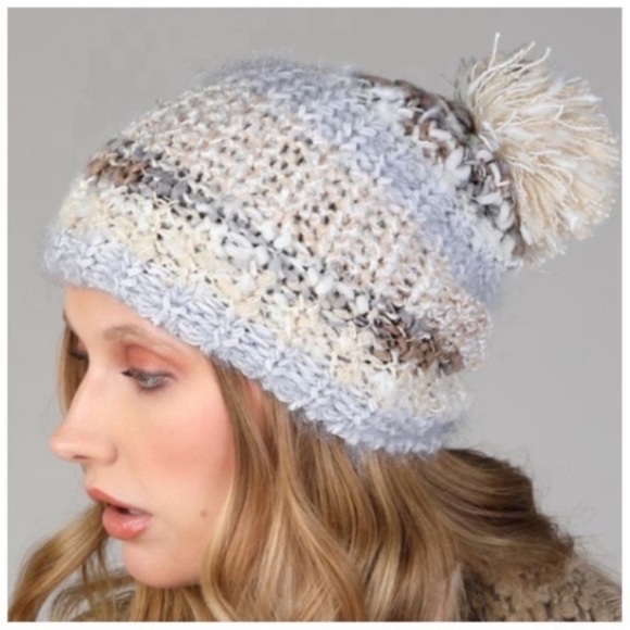 Danalli Accessories - Ivory soft knit pom beanie